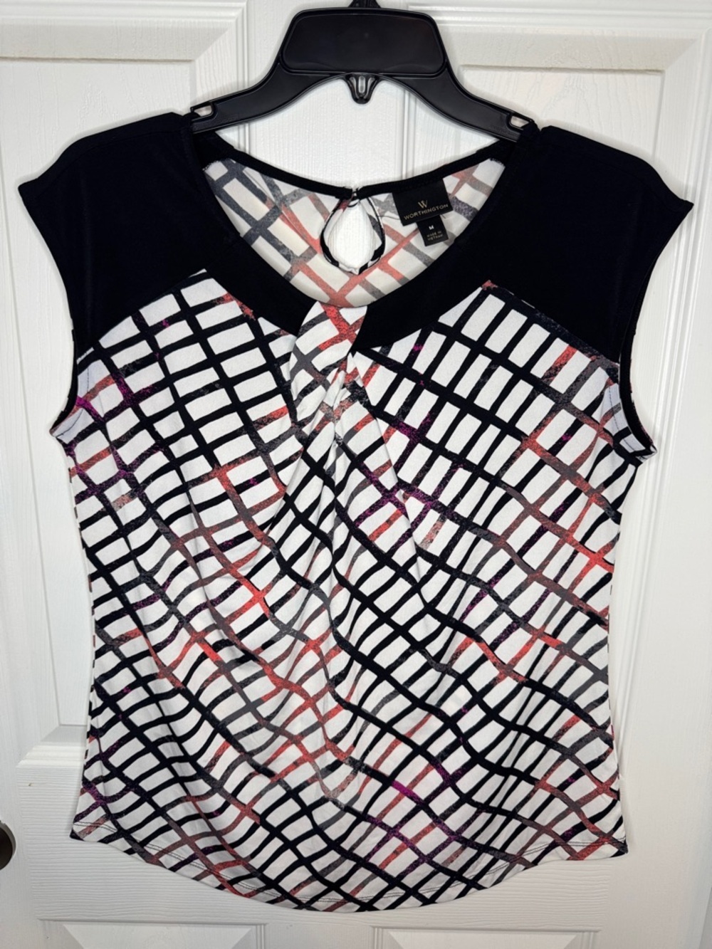 EUC Worthington Black & White Grid Cap-Sleeve Blouse with Colored Streaks
